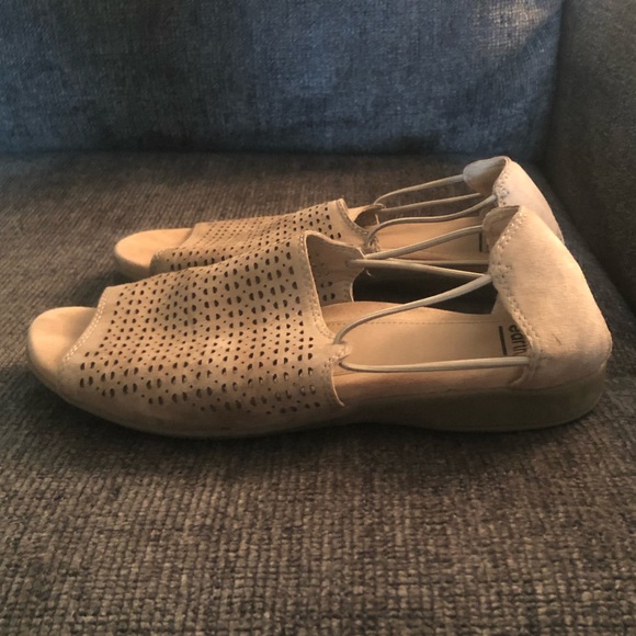 Sandals - Picture 2 of 4